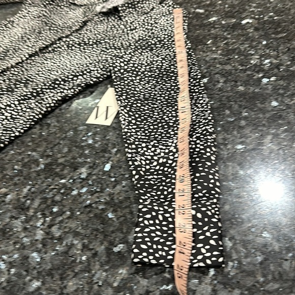 Worthington Black and White Button Down Shirt - Picture 8 of 8